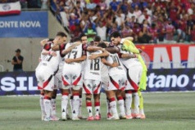 O Flamengo visitou o Bahia, neste domingo (5/10) pela Rodada 27 do Brasileirão. Veja como o Jogada10 avaliou a performance dos Rubro-Negros, que pérderam por 1 a 0 e não são mais líderes. Foto: Gilvan de Souza/Flamengo -  (crédito: Gilvan de Souza/Flamengo)