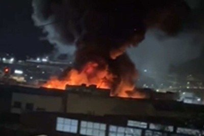 Fumaça densa do incêndio pôde ser vista ao longe -  (crédito: Divulgação/Corpo de Bombeiros)