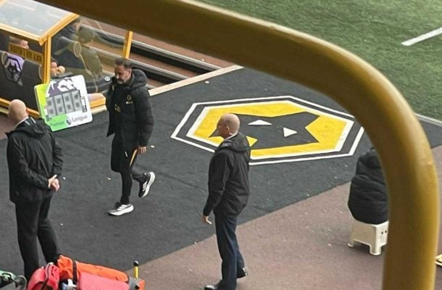 Vítor Pereira é expulso, e Wolverhampton segue sem vencer na Premier League