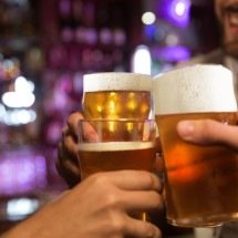 Cerveja zero álcool engorda? Médico explica mitos e verdades - Cerveja zero &aacute;lcool engorda? Nutricionista explica mitos e verdades