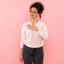 Outubro Rosa: momento de colocar em dia o cuidado com a saúde da mulher  - Freepik