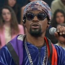 Toni Garrido canta no 'Altas Horas'  -  (crédito: Reprodução / Globo)