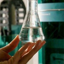 Presidente de associação de peritos federais detalha risco do metanol em bebidas