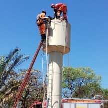 Bombeiros resgatam homem que caiu em caixa d’água de 7m de profundidade  - CBMMG