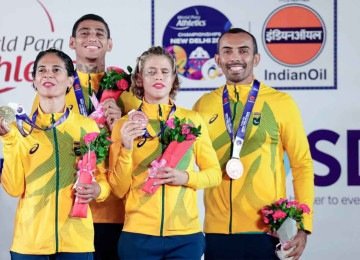 Com o ouro nos 200m T11 (deficientes visuais)na Índia, Jerusa Geber (C) tornou-se a maior medalhista do Brasil em mundiais. Thalita Simplício ficou com o bronze -  (crédito: Cris Mattos/CPB)