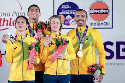 Com o ouro nos 200m T11 (deficientes visuais)na Índia, Jerusa Geber (C) tornou-se a maior medalhista do Brasil em mundiais. Thalita Simplício ficou com o bronze -  (crédito: Cris Mattos/CPB)