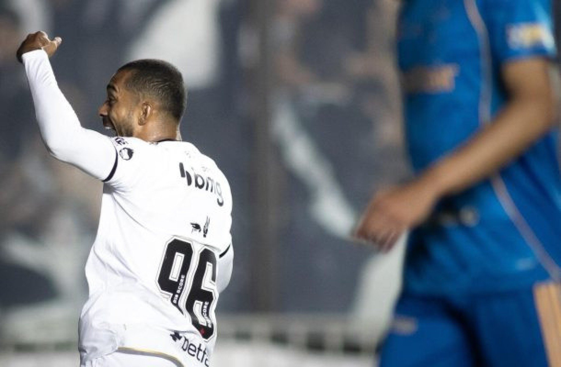 Paulo Henrique, do Vasco, comemora convocação à Seleção