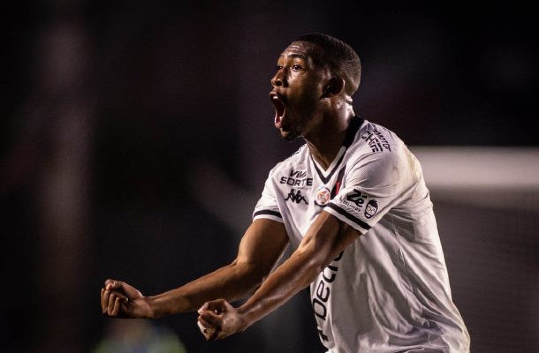 Rayan se isola como artilheiro do Vasco na “Era Diniz”