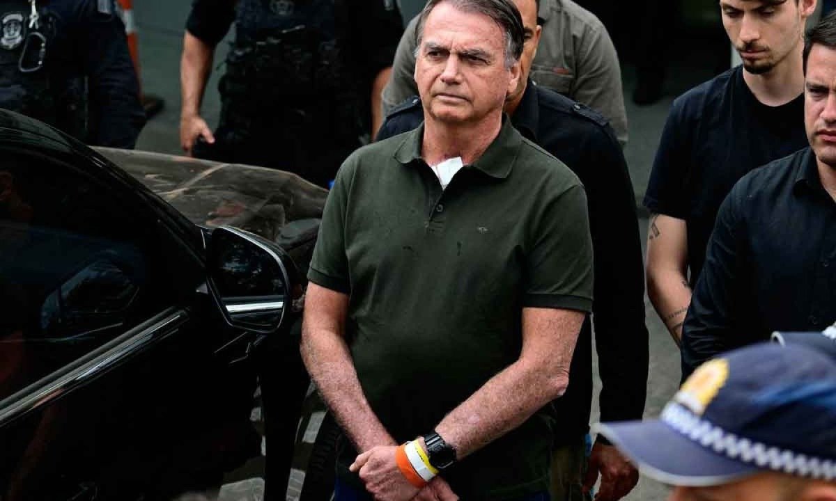 Bolsonaro pode não ter redução de pena com lembrança de crimes cometidos na ditadura -  (crédito: Pablo Porciuncula/AFP)