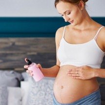 Como fica a saúde da pele na gravidez? O que acontece em cada trimestre - Freepik