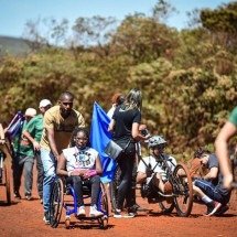 Crianças com paralisia cerebral fazem caminhada ecológica em trilha na RMBH - Leandro Couri/EM/D.A. Press