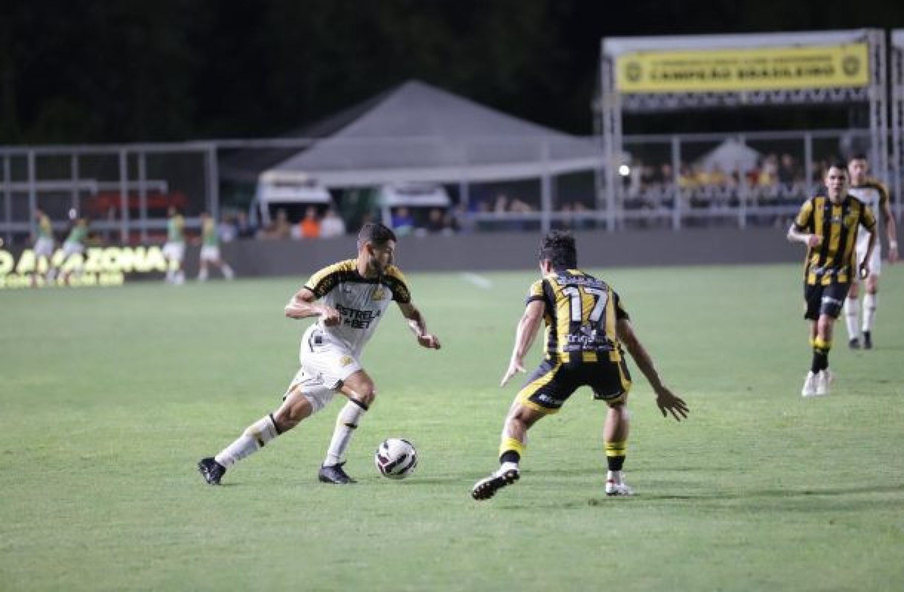 Amazonas vira sobre o Criciúma com gol no fim e respira na luta contra o Z4