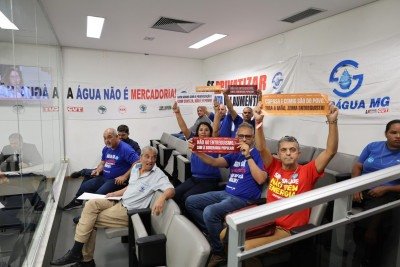 Reunião da comissão que discute a proposta do governador Zema de vender a Copasa  -  (crédito: Luiz Santana/ALMG )