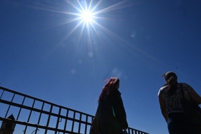 De acordo com informações da Defesa Civil de BH, os termômetros na região de Venda Nova marcaram 35,5 °C por volta das 14h50 -  (crédito: Leandro Couri/EM/DA.Press.Brasil.MG.Belo Horizonte)