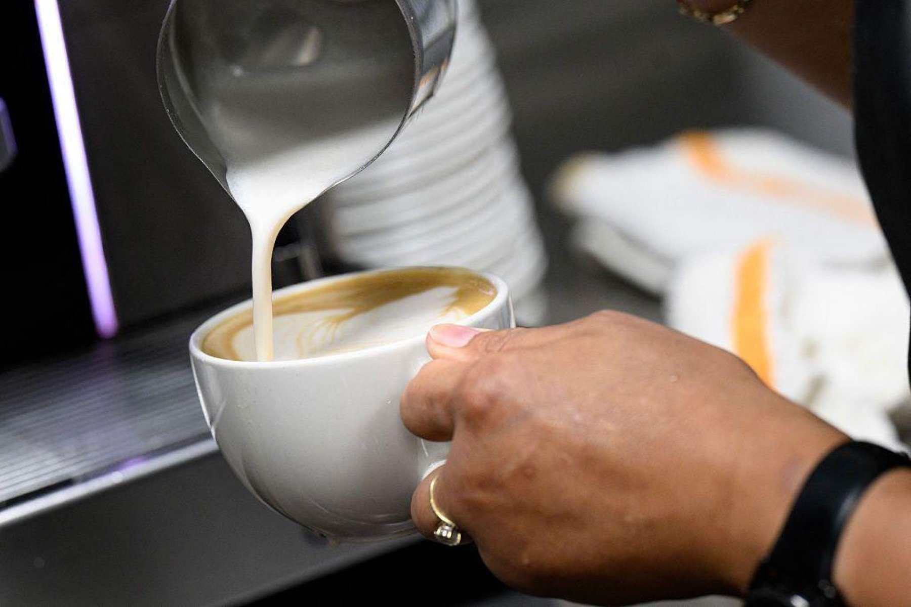 Trump diz a Lula que EUA 'estão sentindo falta' do café brasileiro: o efeito do tarifaço no bolso americano - ONU/MARK GARTEN