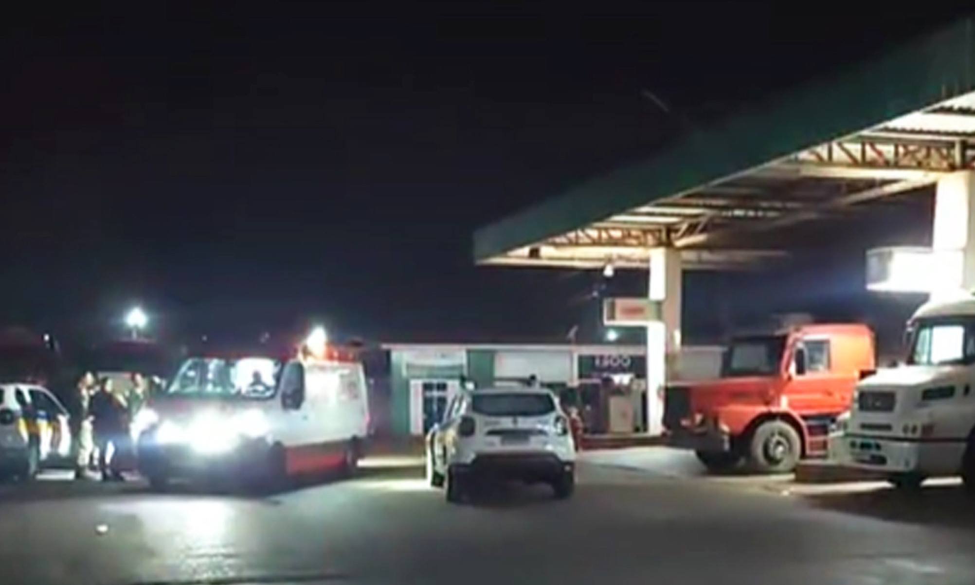 Mulher trans é assassinada com facada no peito atrás de banheiros de posto -  (crédito: Redes Sociais/Divulgação)