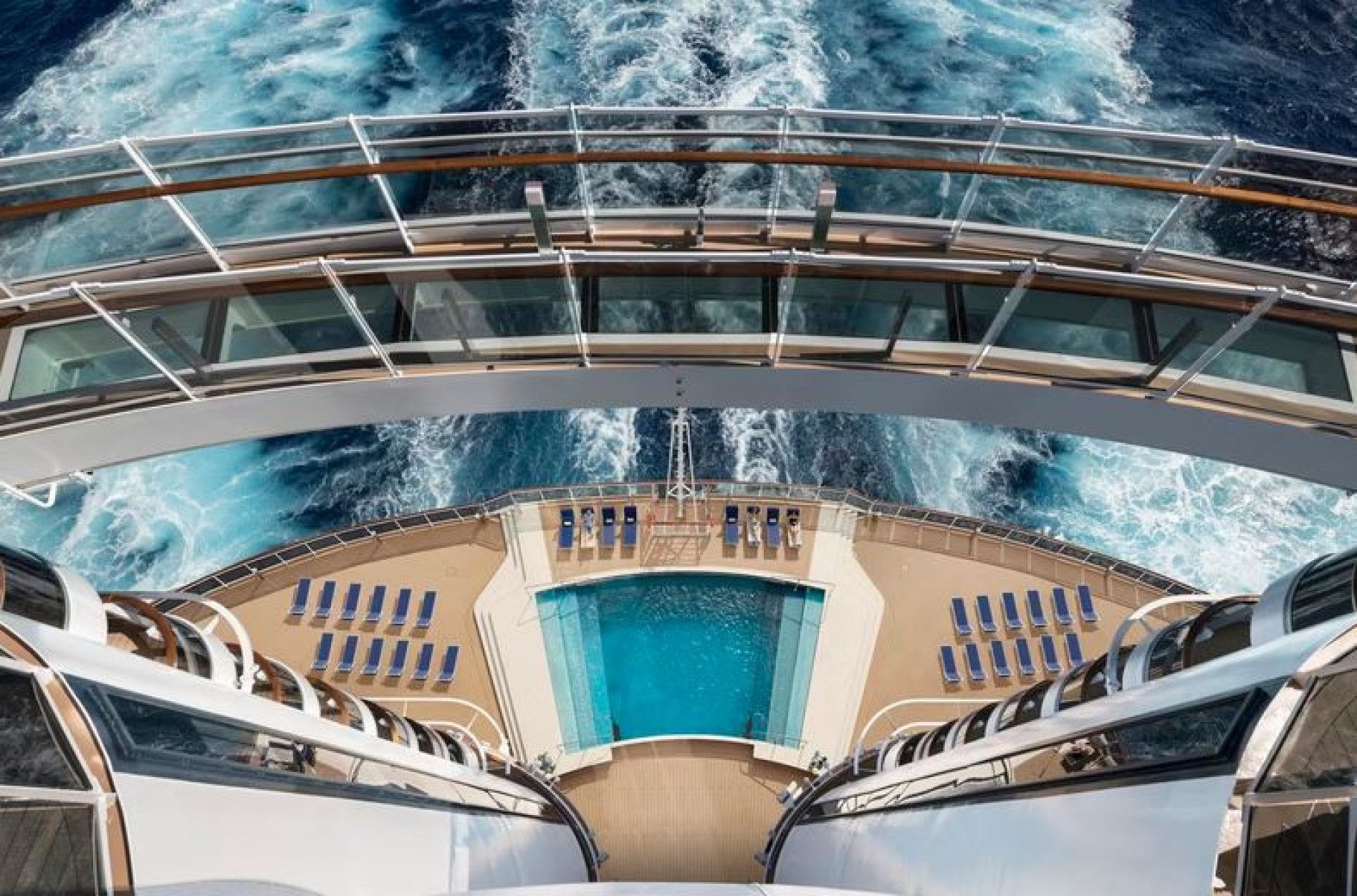 Encare a passarela suspensa, com piso em vidro, na popa do MSC Seaview-MSC Cruzeiros/ Divulgação 