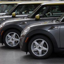 5 cuidados essenciais ao comprar um carro elétrico usado no Brasil - AFP