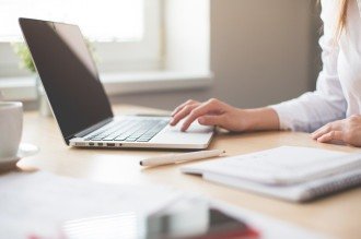 7 sinais de alerta para identificar uma vaga de emprego falsa no exterior