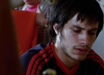 O ator Gael García Bernal protagoniza uma das três histórias que compõem o longa 'Amores brutos', de Alejandro González Iñárritu -  (crédito: Divulgação)