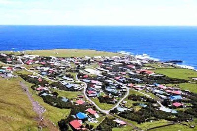 Tristão da Cunha, um arquipélago ultramarino britânico isolado no sul do Oceano Atlântico, enfrenta um desafio que mistura sobrevivência econômica, identidade cultural e preservação ambiental.
 -  (crédito: Divulgação)