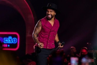 Alexandre participou do quarto volume do álbum “Sorriso Eu Gosto no Pagode”, do Sorriso Maroto, em homenagem aos grupos 'Só Pra Contrariar' e 'Raça Negra'. Ele gravou duas faixas do tributo ao 'SPC', que foi lançado no dia 2 de outubro de 2025. -  (crédito: Divulgação/Leonardo Lima)