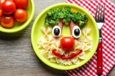 Para montar uma refeição infantil equilibrada, o segredo está na escolha de alimentos de diferentes grupos -  (crédito: Freepik)