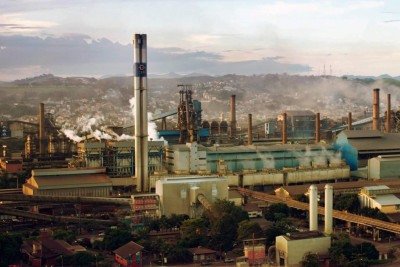 Usina da CSN em Volta Redonda, no Rio de Janeiro -  (crédito: Henrique BarraMansa/wikimedia commons)