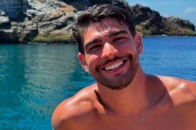 A morte do brasileiro Lucca Cambraia Braga Ferreira, que caiu da sacada de um prédio em Ibiza, na Espanha, chamou a atenção para um detalhe intrigante. -  (crédito: Reprodução/Redes Sociais)
