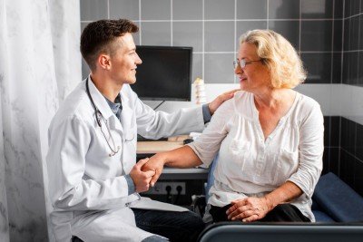 Para maiores de 40 anos, a Sociedade Brasileira de Cardiologia indica revisões bienais -  (crédito: FreePik)