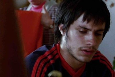 O ator Gael García Bernal protagoniza uma das três histórias que compõem o longa 'Amores brutos', de Alejandro González Iñárritu -  (crédito: Divulgação)