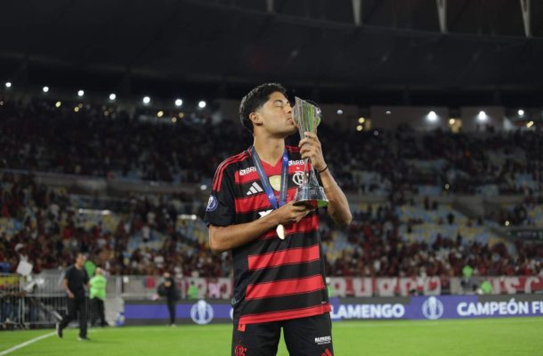 Bicampeão intercontinental Sub-20 deixa o Flamengo rumo ao Al-Wasl