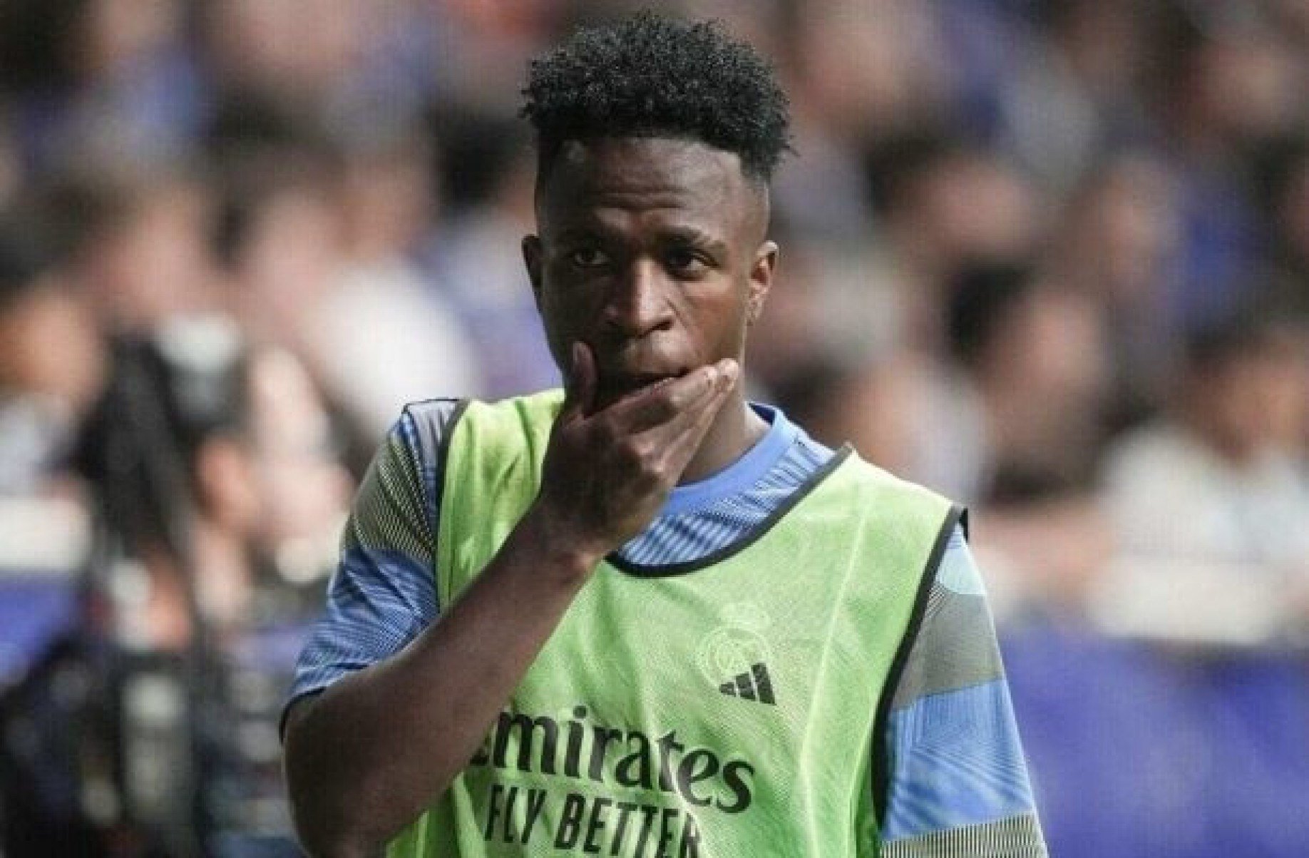 “Não correspondi da melhor forma e a decepcionei”, diz Vini Jr sobre Virginia