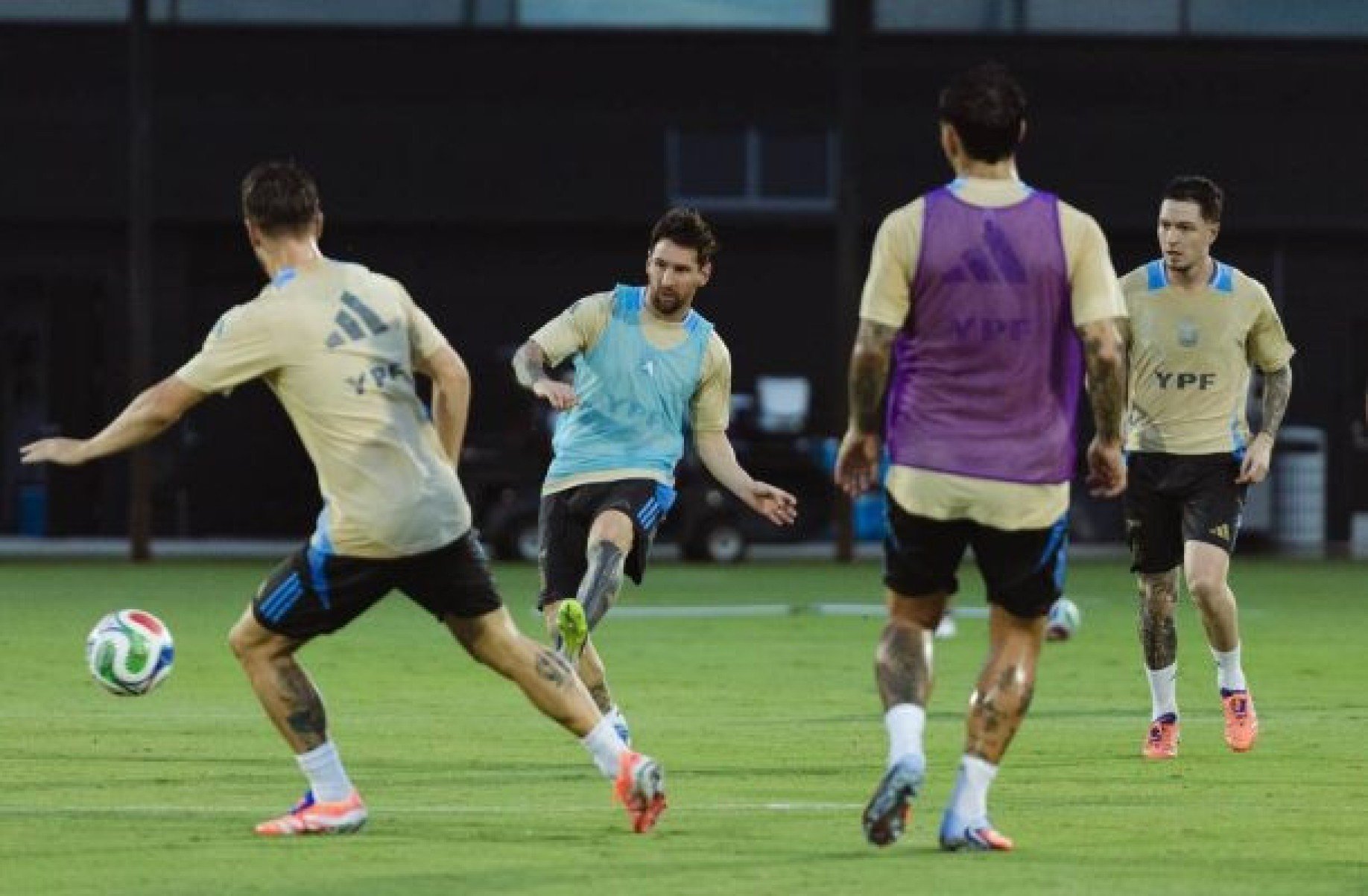 Argentina muda local de amistoso por protestos e jogará em Miami