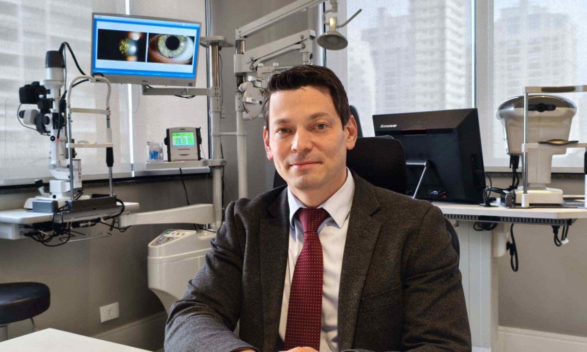 oftalmologista e especialista em cirurgia ocular, Henock Altoé