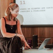Estudos apontam impacto do atendimento publicitário na retenção de clientes - DINO