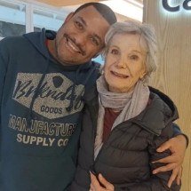 Miriam Mehler volta aos palcos e celebra 90 anos em grande forma - Reprodução/Instagram @wesleydepaula0202