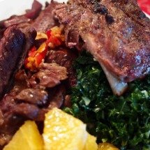 Mulher é presa suspeita de matar o pai com feijoada envenenada - PxHere