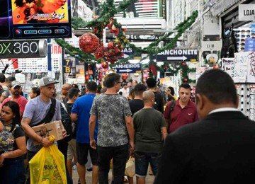 Embora ainda exista o temor com relação à inflação, o percentual dos acreditam que os preços vão aumentar recuou de 71% em junho para 69% agora
 -  (crédito: Leandro Couri/EM/D.A. Press – 22/12/23)