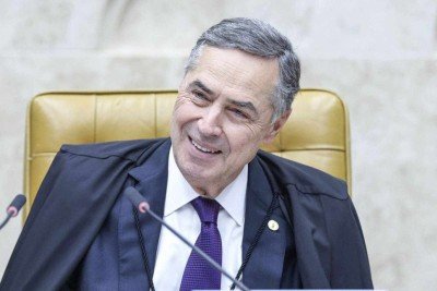 Emocionado, Barroso anuncia saída antecipada do STF -  (crédito: Platobr Politica)