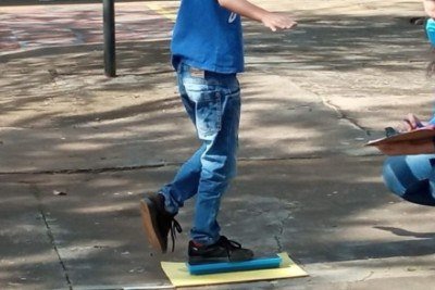 O transtorno do desenvolvimento da coordenação, também chamado dispraxia infantil, é caracterizado principalmente por dificuldades ao desempenhar habilidades motoras fundamentais e complexas -  (crédito: Meyene Duque Weber/CCBS-UFSCar)