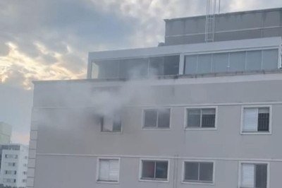 Incêndio ocorreu na cobertura do edifício, no décimo andar -  (crédito: CBMMG/Divulgação)