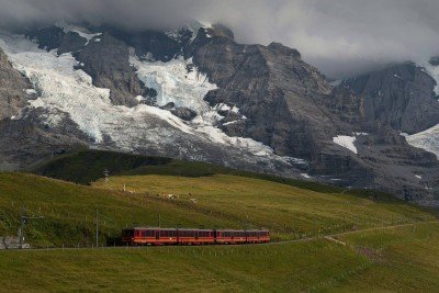 Pouco comuns no Brasil, as viagens turísticas de trem são muito populares nos países da Europa e tambem na América do Norte. -  (crédito: Janita Top Unsplash)