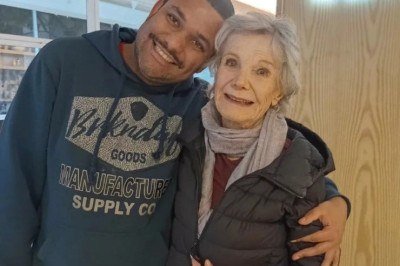A atriz Miriam Mehler celebrou seus 90 anos em cena, protagonizando a comédia dramática 'Sob o Céu de Paris', de Gabriela Rabello, com direção de Gabriel Fontes Paiva, no Itaú Cultural, em São Paulo.  -  (crédito: Reprodução/Instagram @wesleydepaula0202)