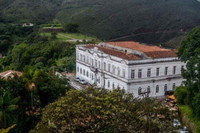 Desde agosto de 2024, a Coordenadoria de Acessibilidade e Inclusão (CAIN) vem alertando a administração sobre a carência de intérpretes de Libras -  (crédito: Divulgação/ UFOP)