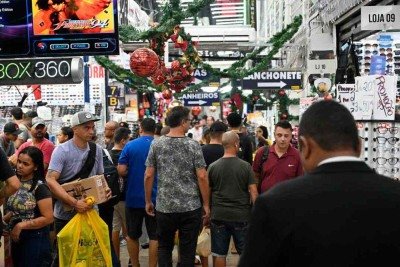 Embora ainda exista o temor com relação à inflação, o percentual dos acreditam que os preços vão aumentar recuou de 71% em junho para 69% agora
 -  (crédito: Leandro Couri/EM/D.A. Press – 22/12/23)