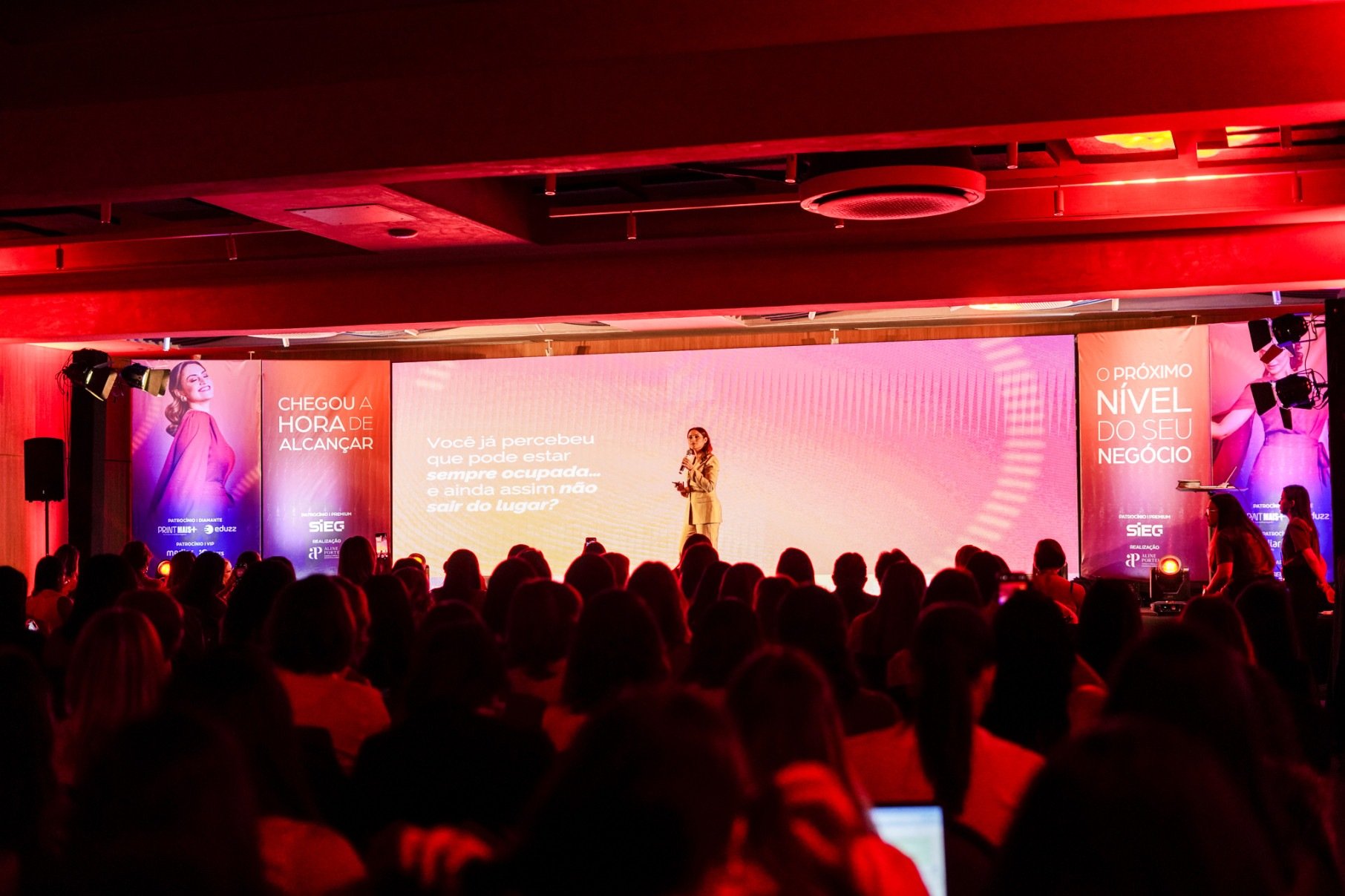 Evento no Recife destaca protagonismo feminino nos negócios - DINO