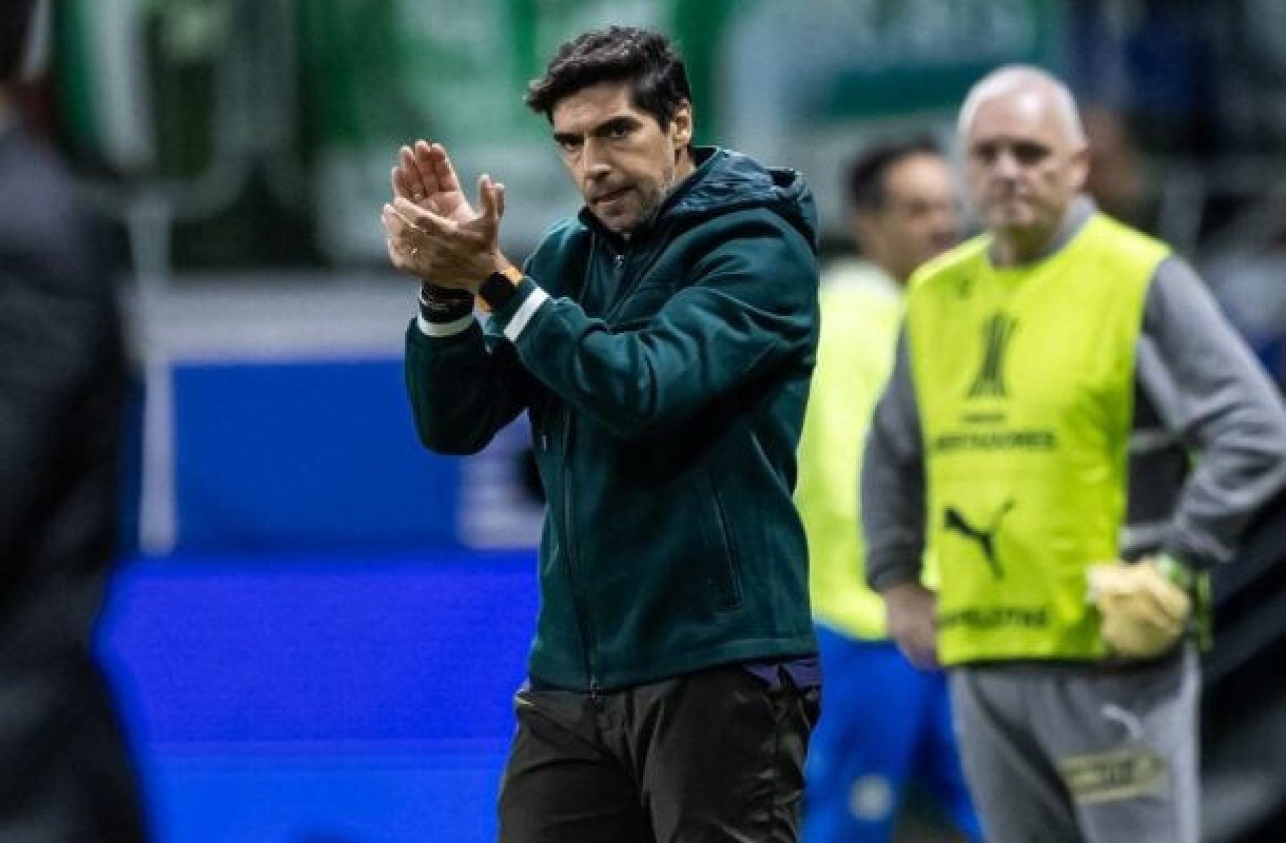 Abel Ferreira, do Palmeiras, ativa perfil no LinkedIn e marca novo capítulo na carreira