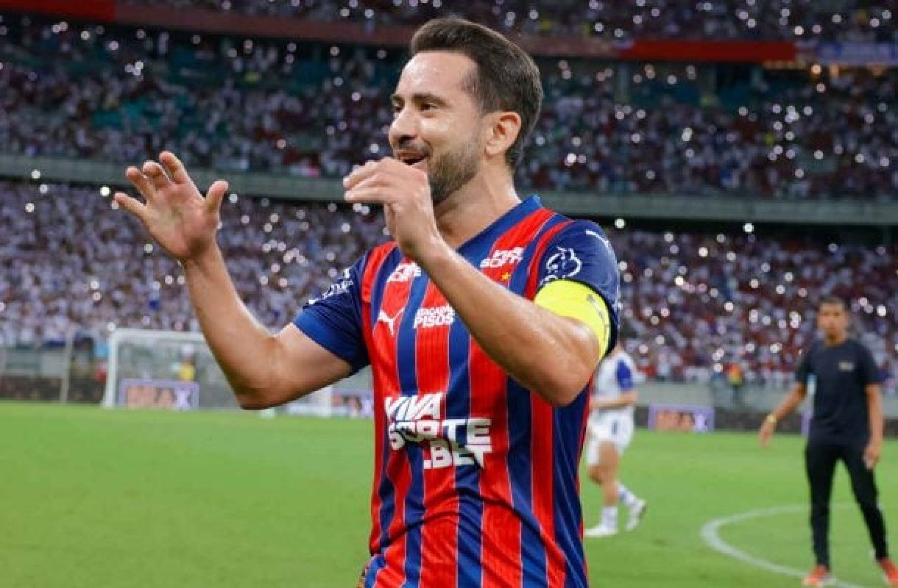 Everton Ribeiro tranquiliza fãs após cirurgia bem-sucedida para tratar câncer na tireoide