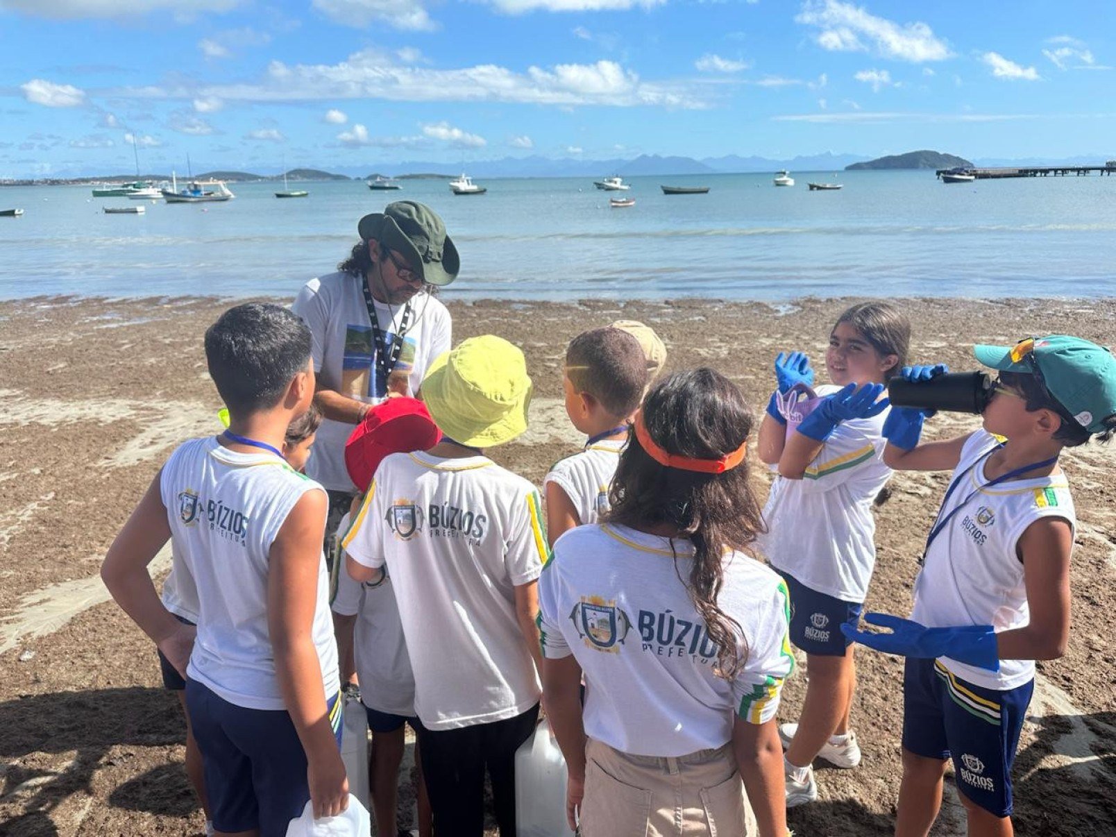 Amanrasa amplia ações sustentáveis em Búzios e realiza mutirão de limpeza - DINO